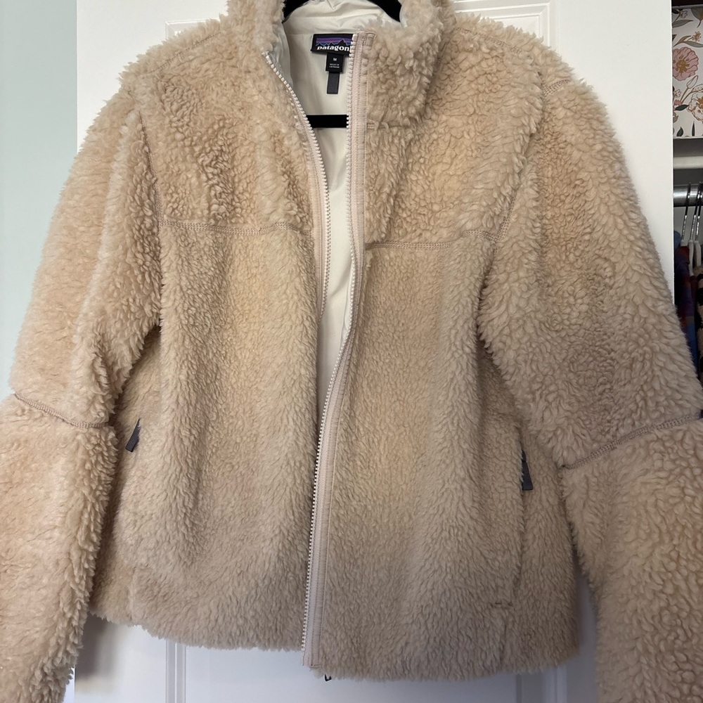 Patagonia Womens Cream Sherpa Jacket - Picture 2 of 7
